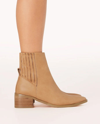 Xora Boot Camel